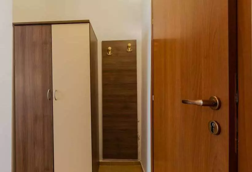 ペンション Family Triple Room In Dafinka Guest House