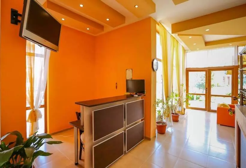 ペンション Family Triple Room In Dafinka Guest House
