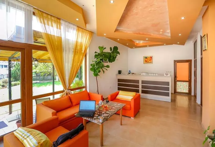 ペンション Family Triple Room In Dafinka Guest House