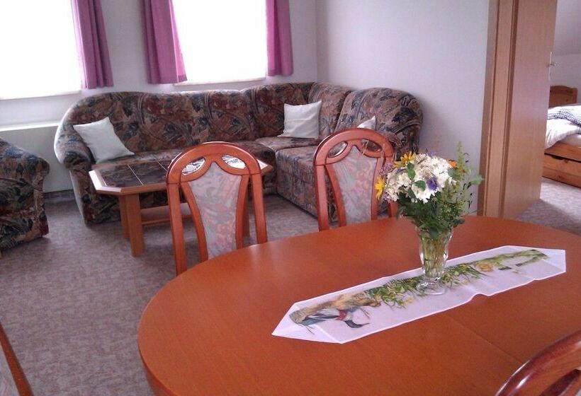 بنسيون Königsroder Hof