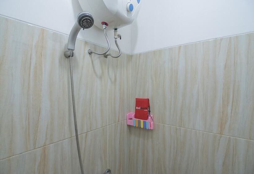 پانسیون Reddoorz Near Margahayu Raya