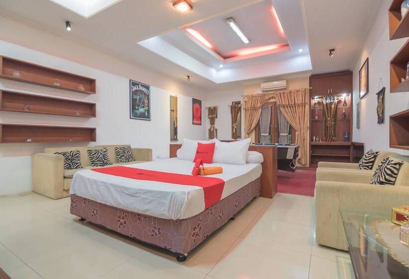 پانسیون Reddoorz Near Margahayu Raya