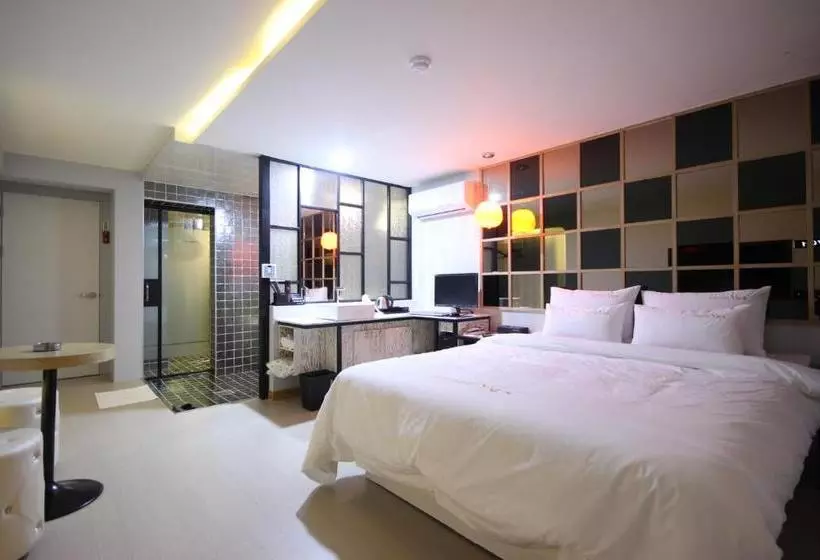Yes Motel
