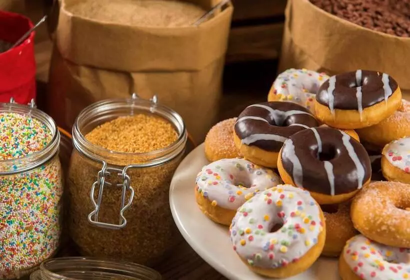 בית מלון כפרי Ibis Zurich Adliswil