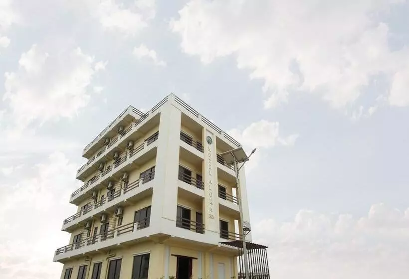 هتل Aloka Inn