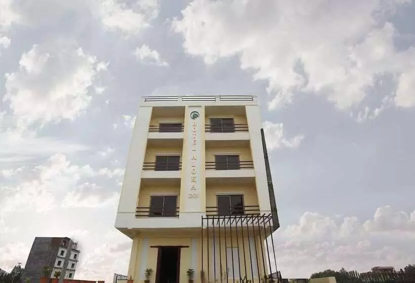 هتل Aloka Inn