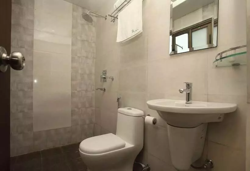 هتل Aloka Inn