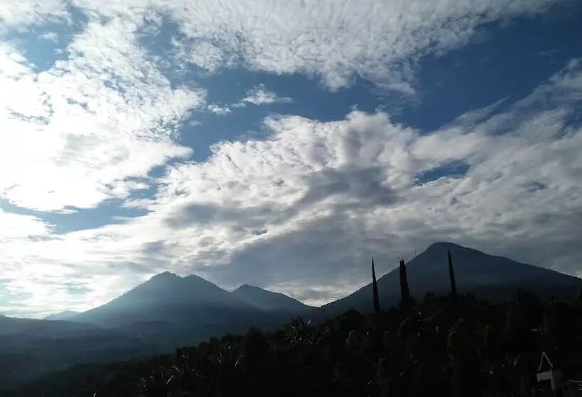 Hotelli Atres Sari Resort