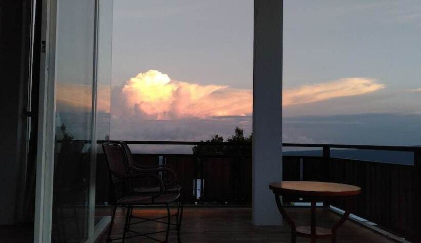 Отель Atres Sari Resort