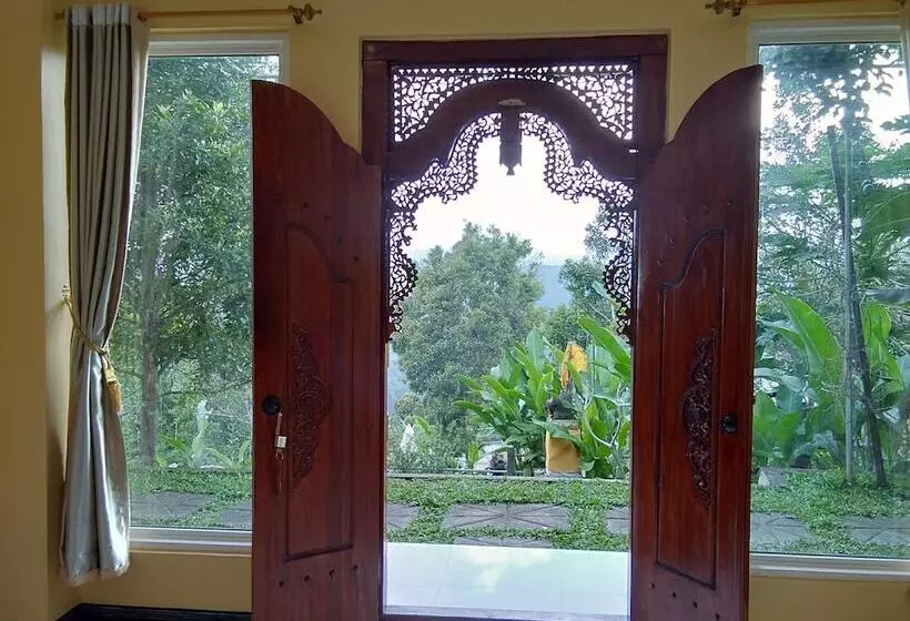 Hotelli Atres Sari Resort