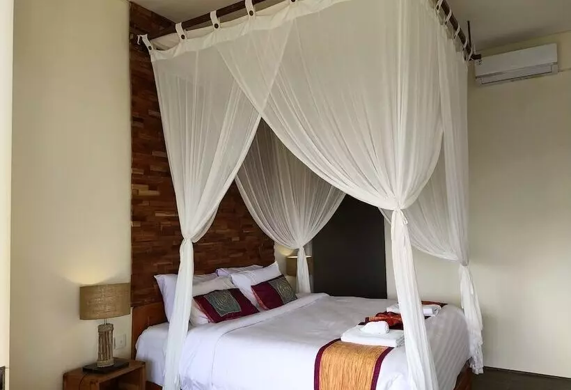 Hotelli Atres Sari Resort