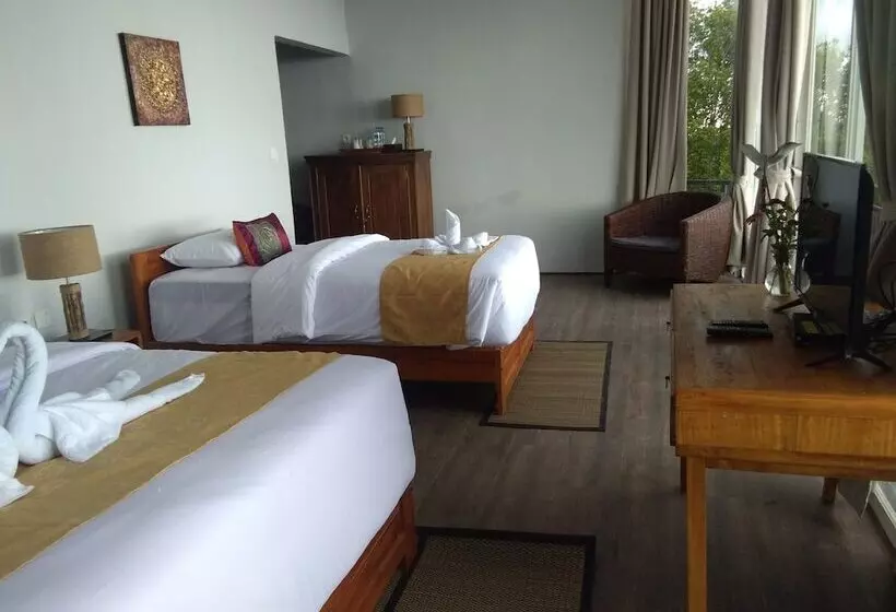 Hotelli Atres Sari Resort