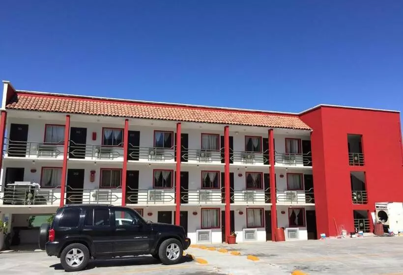 ホテル Descanso Inn