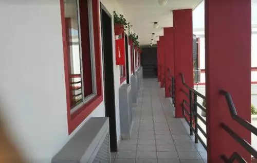 ホテル Descanso Inn