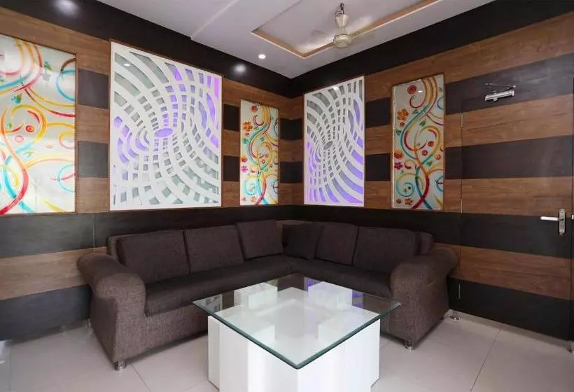 هتل Capital O 19810 Golden Bagh Resort