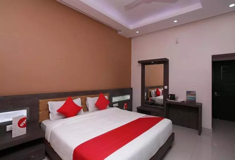 هتل Capital O 19810 Golden Bagh Resort