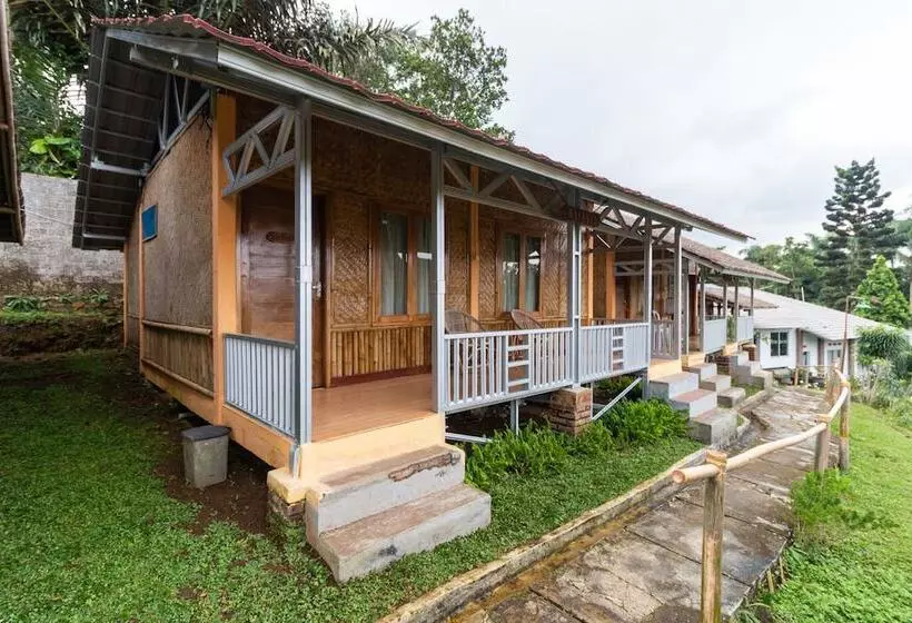 Hotelli Grand Yustik Selabintana By Oyo Rooms