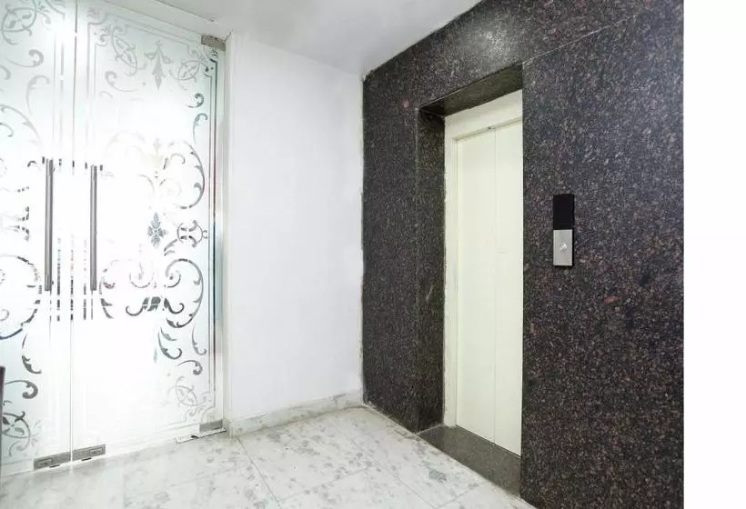 ホテル Maharaja Palace By Oyo Rooms