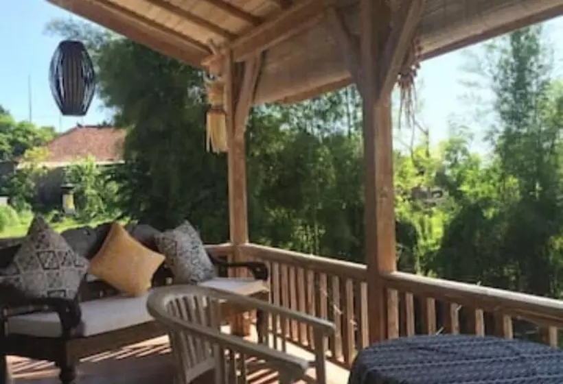 هتل Pande Homestay