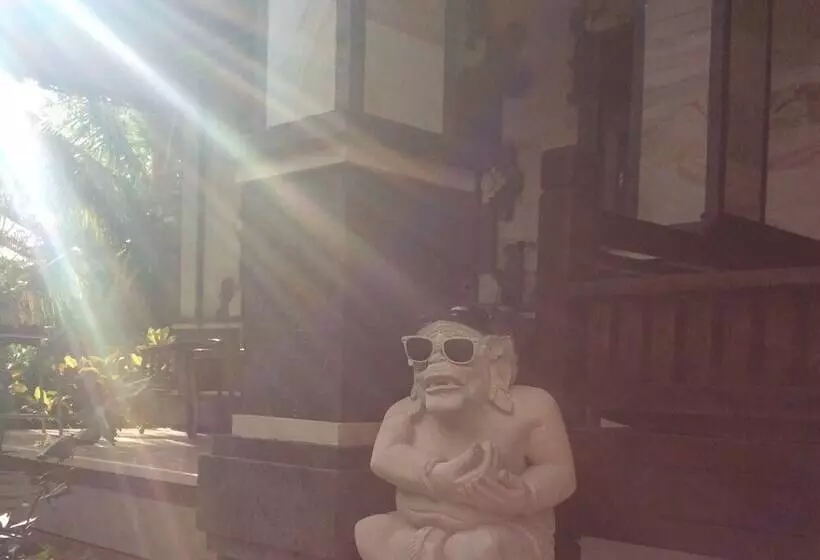 هتل Pande Homestay