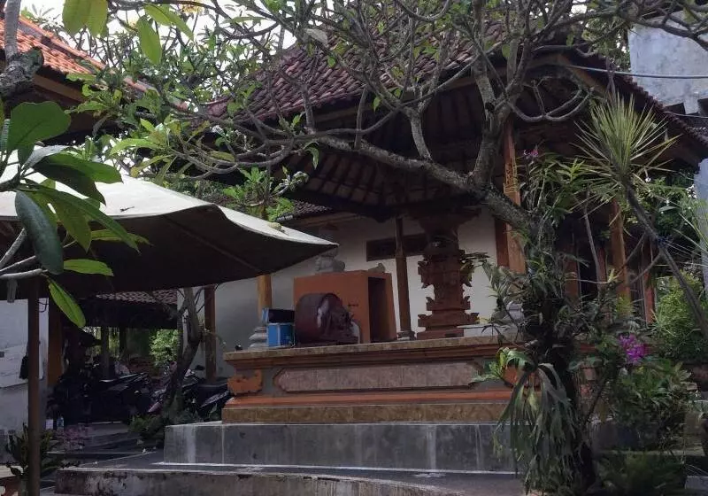 هتل Pande Homestay