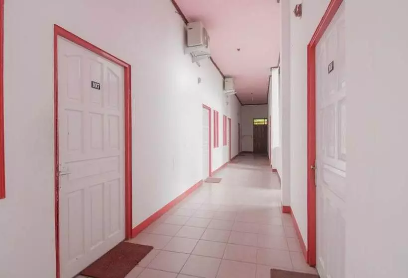 ペンション Koolkost Syariah Near Ayani Mega Mall Pontianak