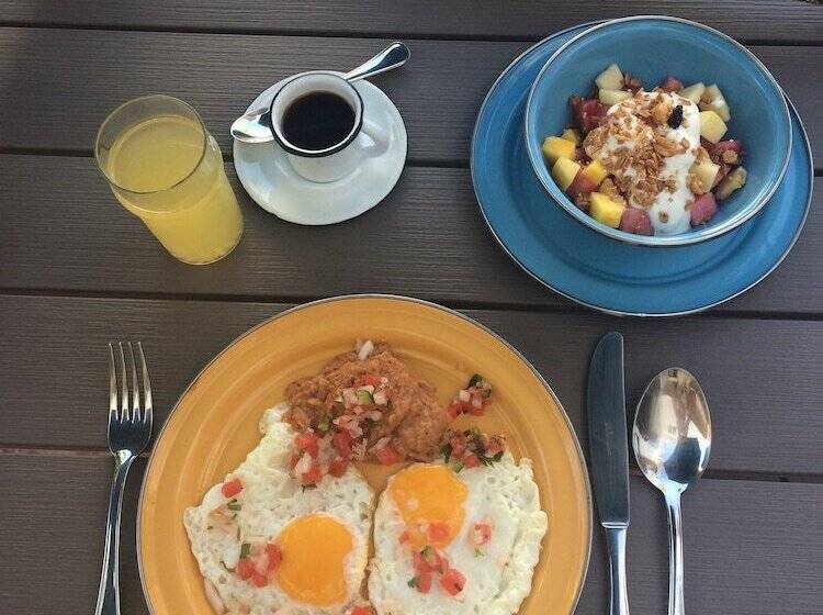 تختخواب و صبحانه The Mantarraya Outpost