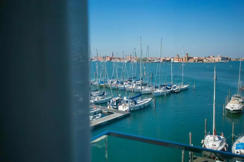 簡易ホテル Mosella Suite