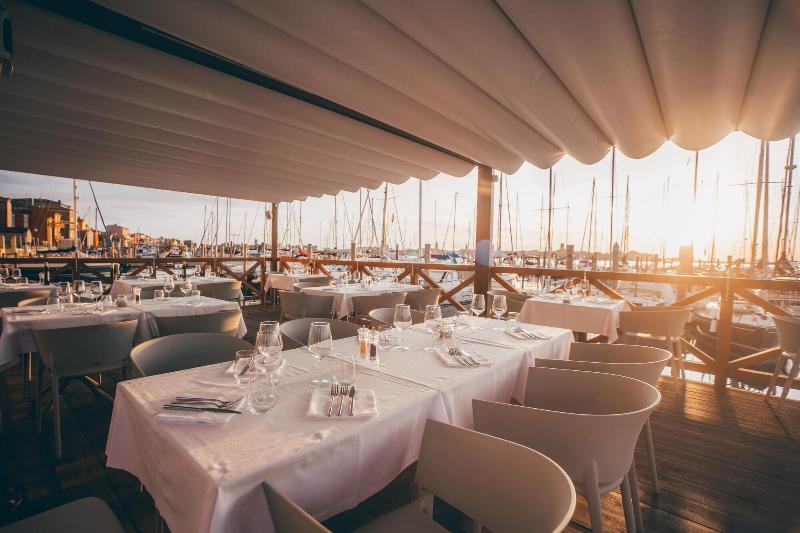 مسافرخانه Mosella Suite