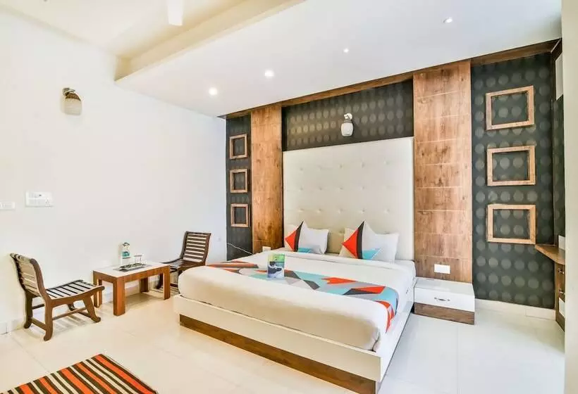 Hotelli Fabexpress Behl Regency