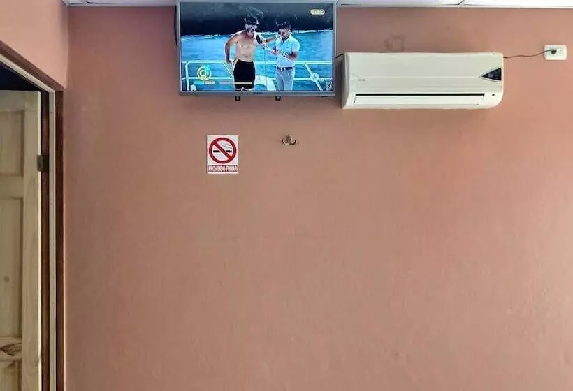 Hotelli Cabinas El Tropico