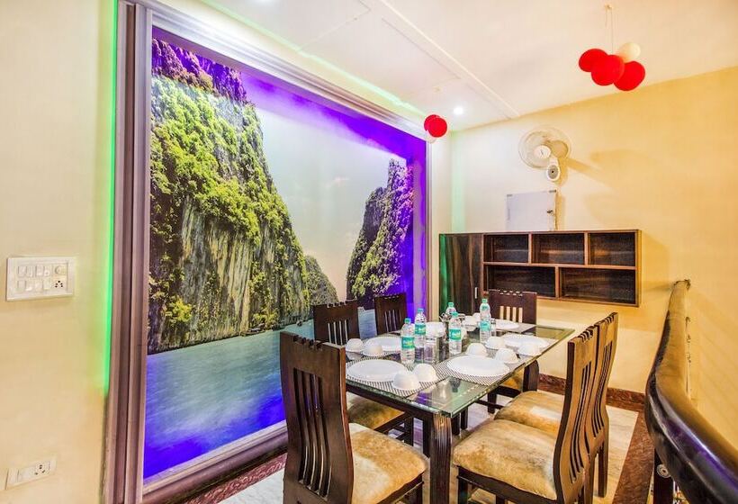 هتل Fabexpress Queen Palace