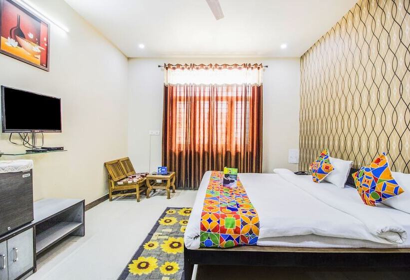 هتل Fabexpress Queen Palace