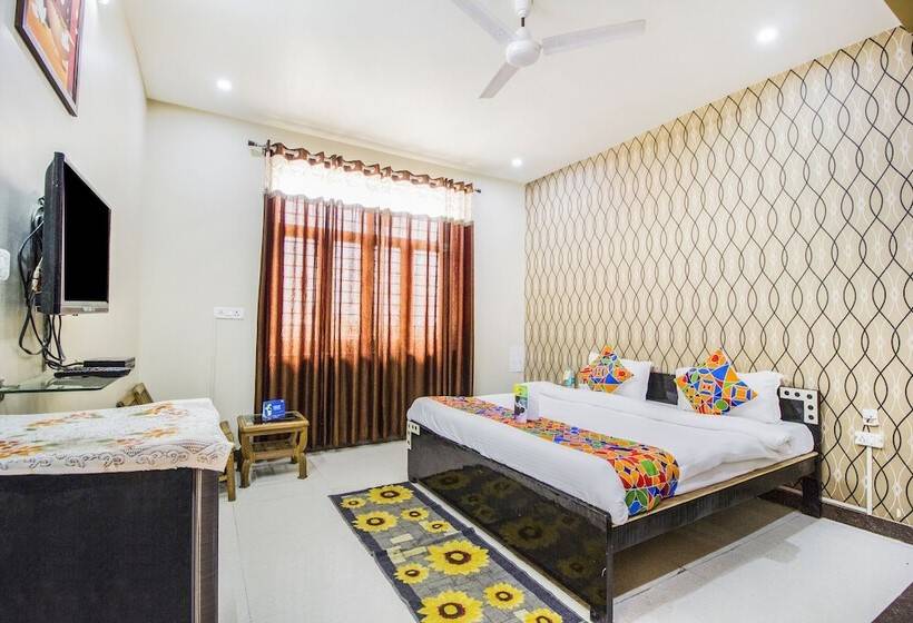 هتل Fabexpress Queen Palace