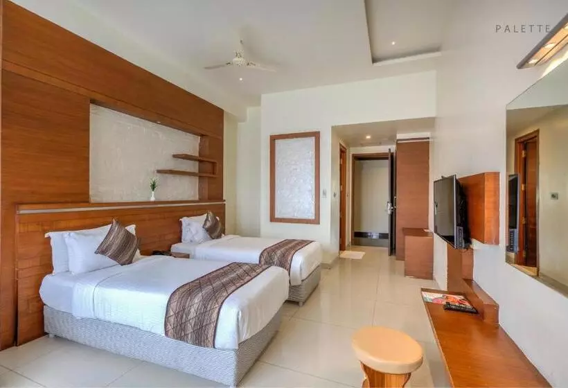 Hotelli Pioneer Grand Palace