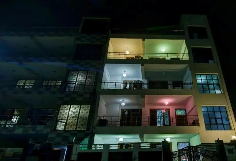 هتل Treebo Trip Sky Residency Sector 100