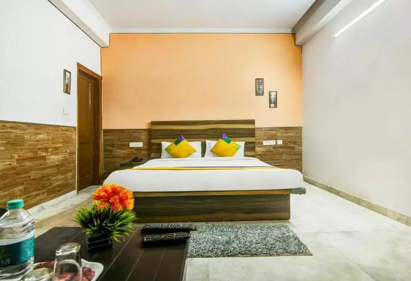 هتل Treebo Trip Sky Residency Sector 100