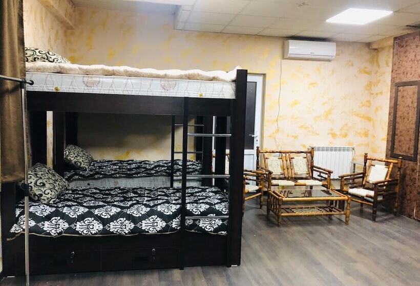 M&g Hostel And Tours