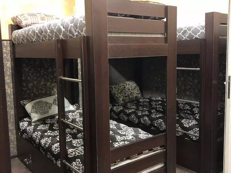 M&g Hostel And Tours