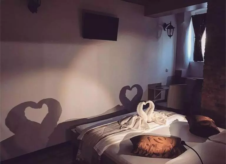 Majatalo Guesthouse Bed 4 You