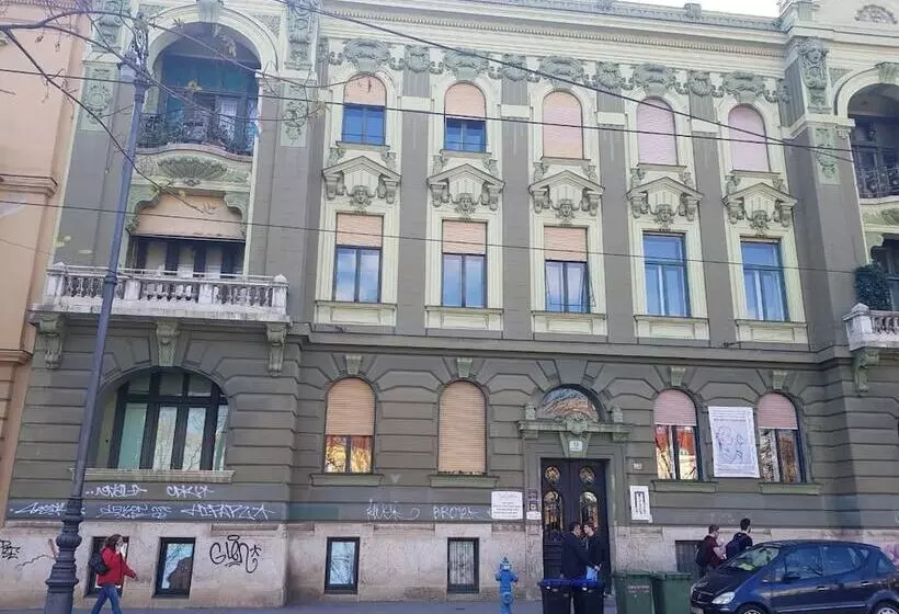 Majatalo Guesthouse Bed 4 You