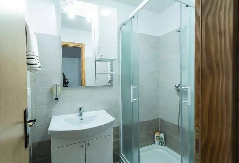 Majatalo Guesthouse Bed 4 You