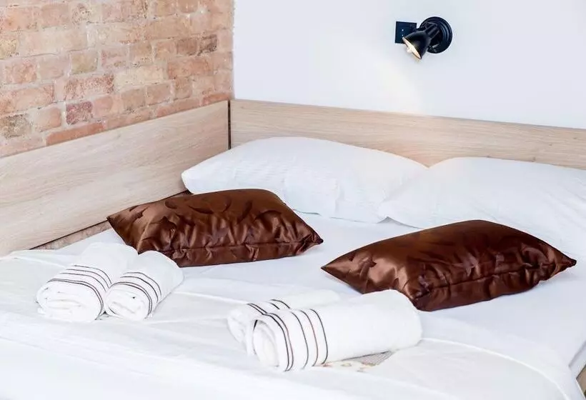 Majatalo Guesthouse Bed 4 You