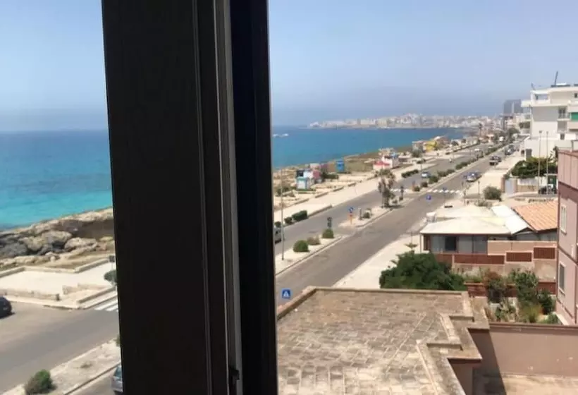 Aamiaismajoitus (B&B) Dimora Di Mare Gallipoli