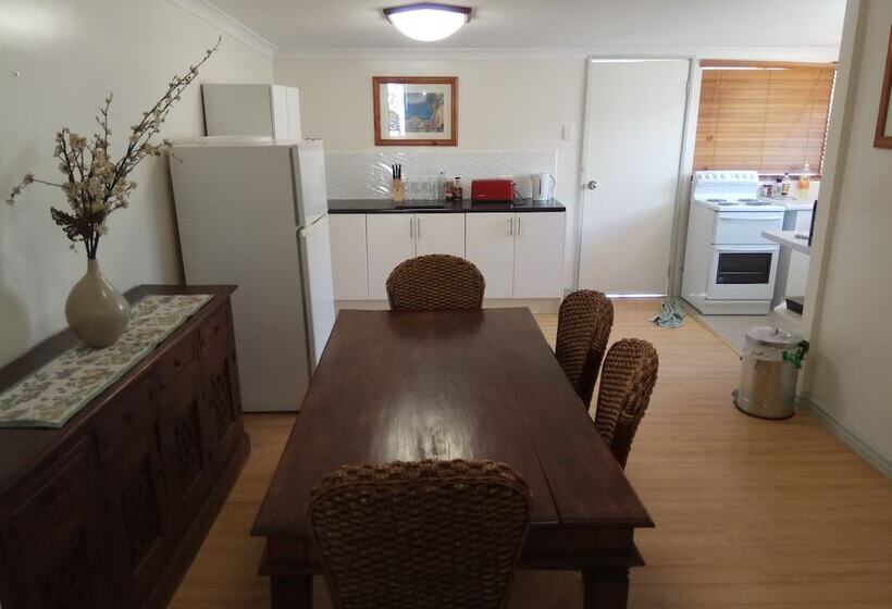 Forrest St Apartments