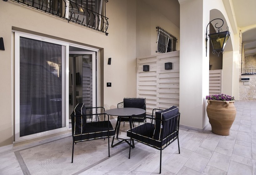 ホテル Neikos Mediterraneo Luxury Suites