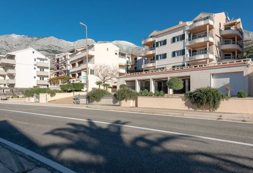 酒店 Villa Tucepi Apartments