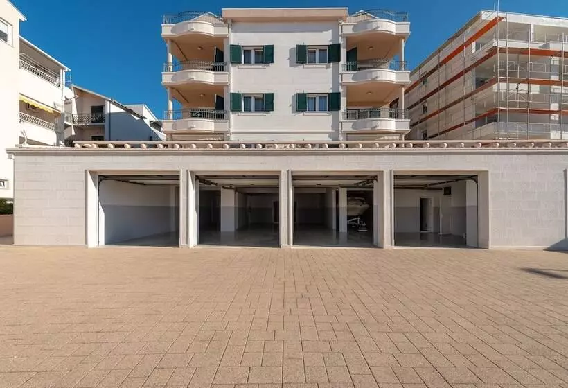 Hotell Villa Tucepi Apartments