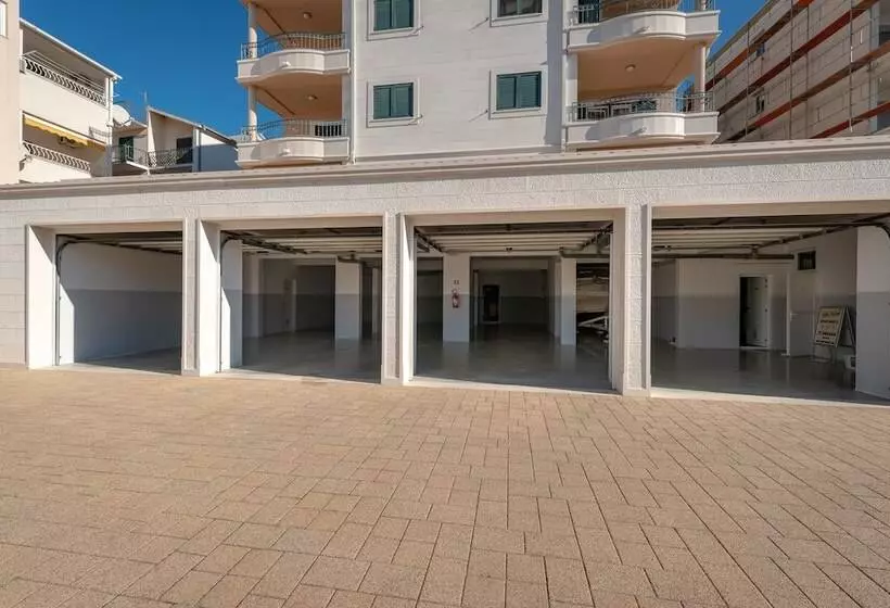 Hotell Villa Tucepi Apartments