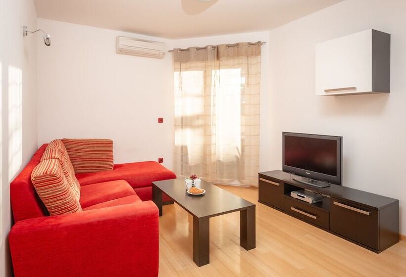 酒店 Villa Tucepi Apartments